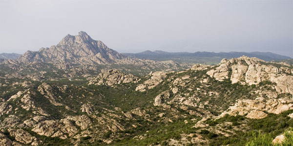 corse- le désert des agriates - sur la piste de saleccia - monte genova