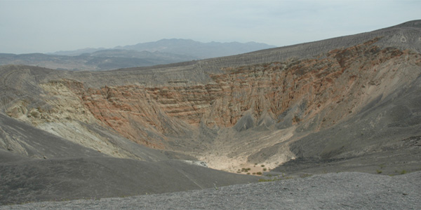 les bords du cratère ubehebe