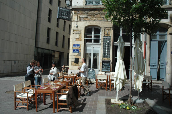 La terrasse du restaurant la p'tite ardoise à Lyon