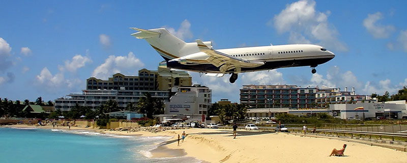 Croisières Jean Gache - Les iles vierges Britanniques : l'aéroport de St Martin Juliana Princess